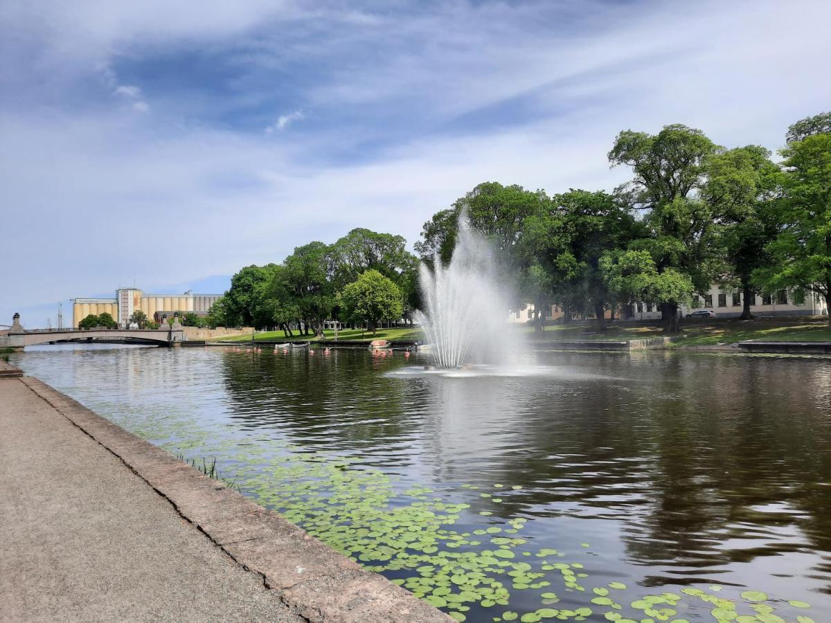 Broholm Bed&Breakfast Lidköping Esterno foto