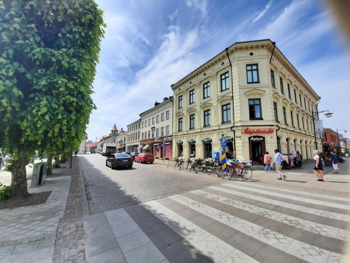Broholm Bed&Breakfast Lidköping Esterno foto