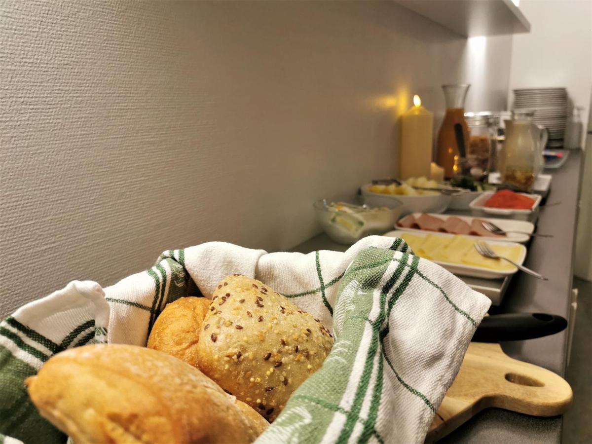 Broholm Bed&Breakfast Lidköping Esterno foto