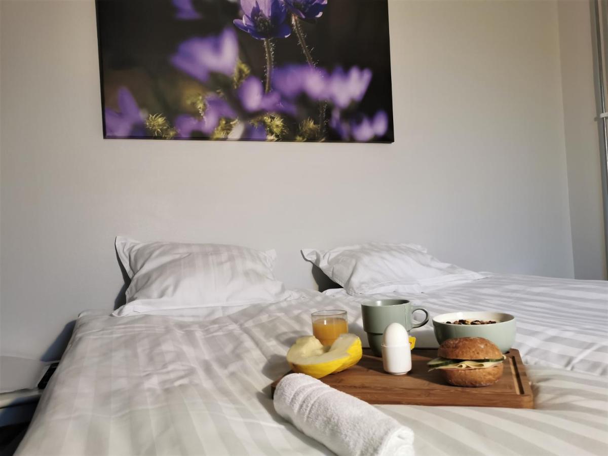Broholm Bed&Breakfast Lidköping Esterno foto